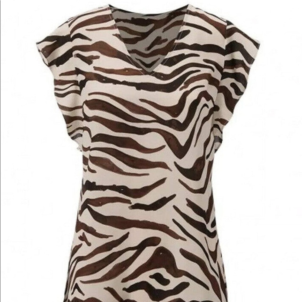 🌸 NWT‼️ Cabi Animal print blouse short sleeve